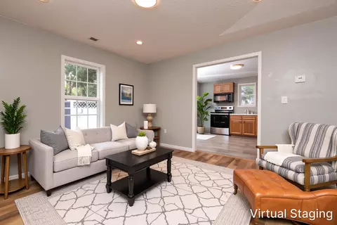 Living - 2216 N Taylor Ave, Springfield, MO 65803 photo 3 of 4