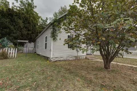 Exterior - 2216 N Taylor Ave, Springfield, MO 65803 photo 4 of 11