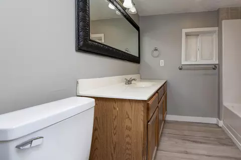 Bath - 2216 N Taylor Ave, Springfield, MO 65803 photo 1 of 1