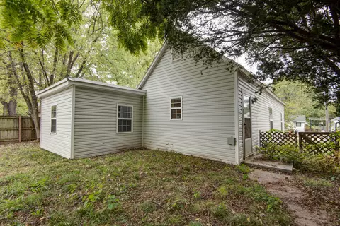 Exterior - 2216 N Taylor Ave, Springfield, MO 65803 photo 8 of 11