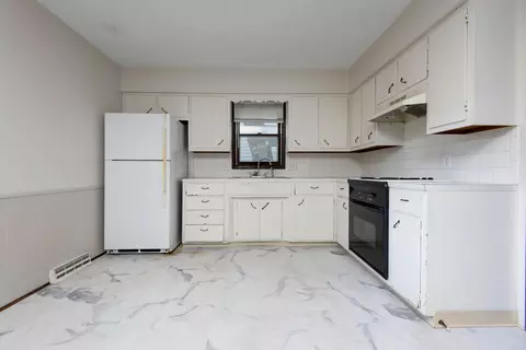Kitchen - 3237 S Ferguson Ave, Springfield, MO 65807 photo 1 of 2