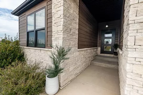 Exterior - 2617 W Goldfinch Dr, Ozark, MO 65721 photo 2 of 8