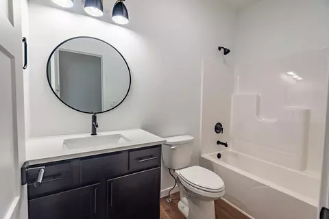 Bath - 2617 W Goldfinch Dr, Ozark, MO 65721 photo 1 of 4