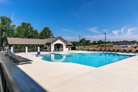 Exterior - 650 E Huntington Ave, Springfield, MO 65810 photo 6 of 7