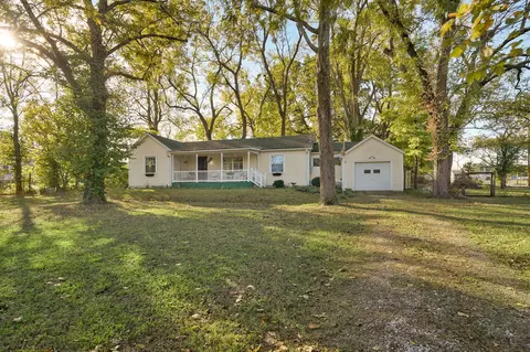 212 W Main St, Walnut Grove, MO 65770