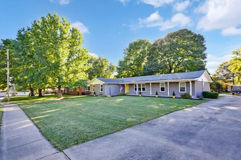 Exterior - 4115 S Fairway Ave, Springfield, MO 65804 photo 4 of 8