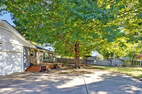Exterior - 4115 S Fairway Ave, Springfield, MO 65804 photo 6 of 8