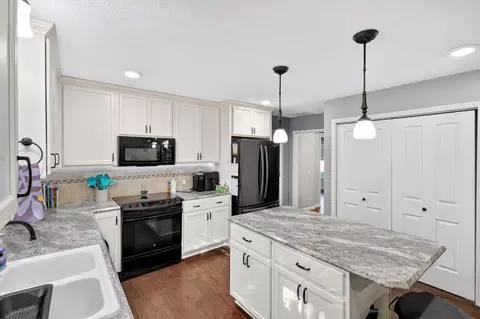 Kitchen - 4115 S Fairway Ave, Springfield, MO 65804 photo 3 of 3