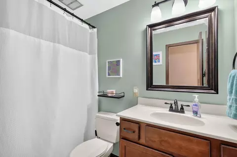 Bath - 4115 S Fairway Ave, Springfield, MO 65804 photo 2 of 2