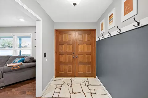 Entry Way - 4115 S Fairway Ave, Springfield, MO 65804 photo 1 of 2