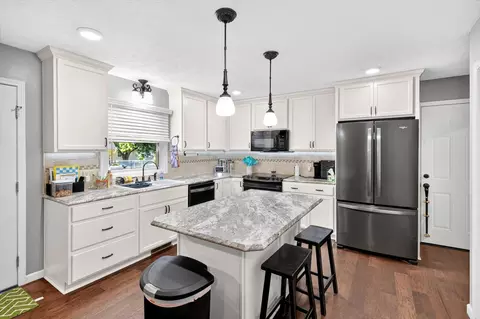 Kitchen - 4115 S Fairway Ave, Springfield, MO 65804 photo 1 of 3