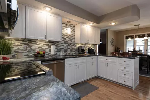 Kitchen - 4202 N Quail Run Rd, Ozark, MO 65721 photo 2 of 6