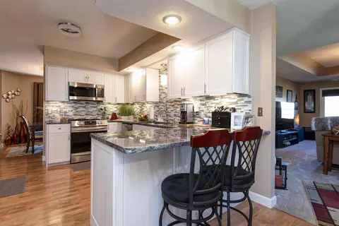 Kitchen - 4202 N Quail Run Rd, Ozark, MO 65721 photo 4 of 6