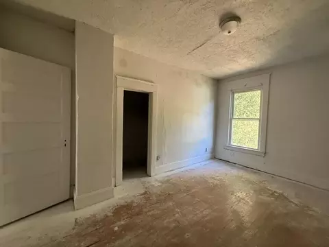 Bedroom - 2038 N Franklin Ave, Springfield, MO 65803 photo 4 of 9
