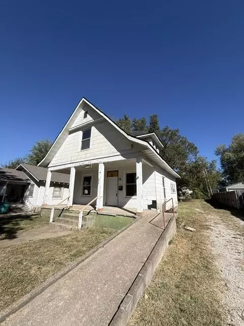 Exterior - 2038 N Franklin Ave, Springfield, MO 65803 photo 2 of 4