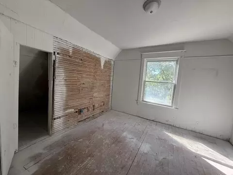 Bedroom - 2038 N Franklin Ave, Springfield, MO 65803 photo 7 of 9
