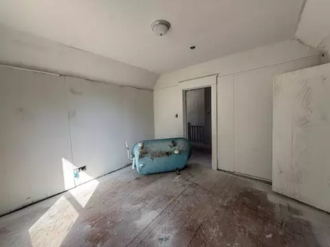 Bedroom - 2038 N Franklin Ave, Springfield, MO 65803 photo 8 of 9