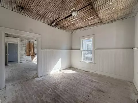 Living - 2038 N Franklin Ave, Springfield, MO 65803 photo 3 of 5