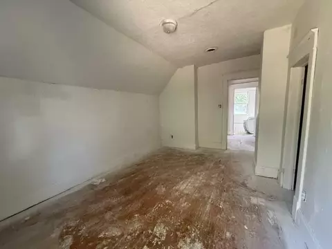 Bedroom - 2038 N Franklin Ave, Springfield, MO 65803 photo 5 of 9