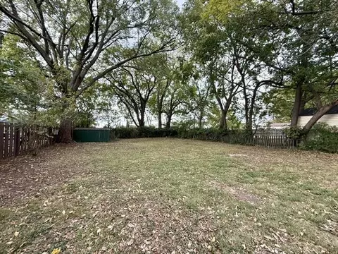 Exterior - 1743 S South Ave, Springfield, MO 65807 photo 3 of 4