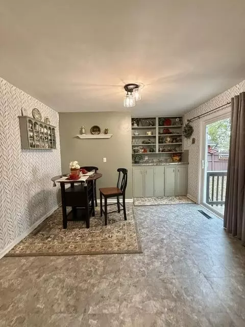 Dining - 1743 S South Ave, Springfield, MO 65807 photo 1 of 2