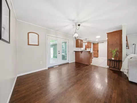 Dining - 105 E Meadowbrook Ave, Clever, MO 65631 photo 1 of 3