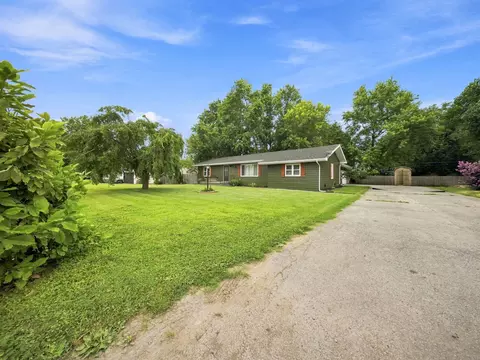 Exterior - 105 E Meadowbrook Ave, Clever, MO 65631 photo 3 of 7