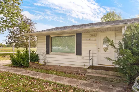 1224 E Church St, Aurora, MO 65605 photo 4