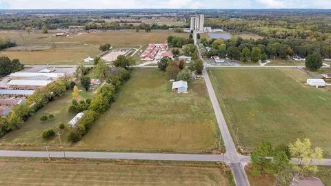 1224 E Church St, Aurora, MO 65605 photo 37