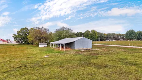 1224 E Church St, Aurora, MO 65605 photo 38
