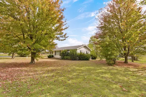 1224 E Church St, Aurora, MO 65605 photo 3