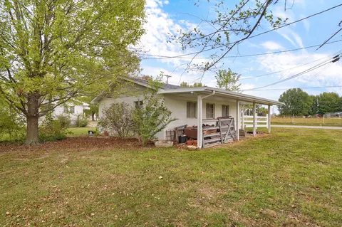 1224 E Church St, Aurora, MO 65605 photo 24