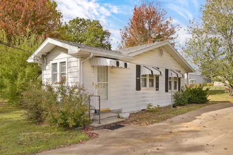 1224 E Church St, Aurora, MO 65605 photo 6