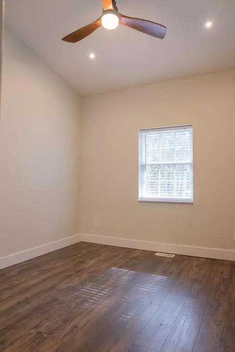 Bedroom - 338 E 420th Rd, Fair Play, MO 65649 photo 4 of 5