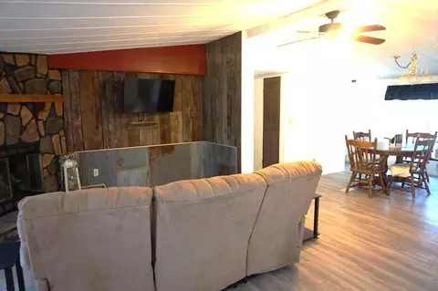 Living - 691 Showplace Gtwy, Branson, MO 65616 photo 2 of 2