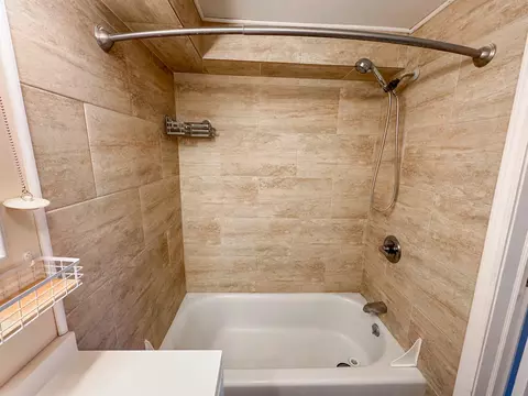 Bath - 2764 N Fort Ave, Springfield, MO 65803 photo 3 of 7