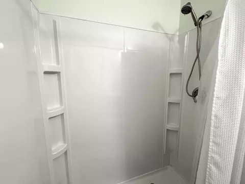 Bath - 2764 N Fort Ave, Springfield, MO 65803 photo 6 of 7
