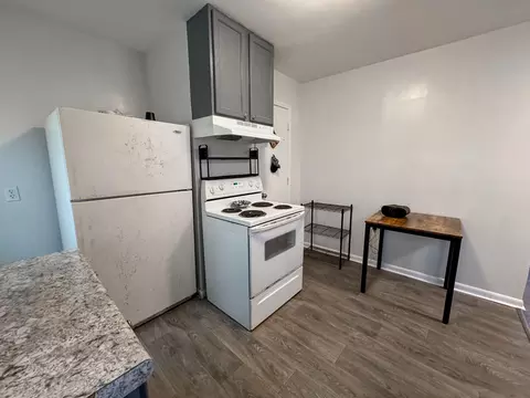 Kitchen - 2764 N Fort Ave, Springfield, MO 65803 photo 4 of 4