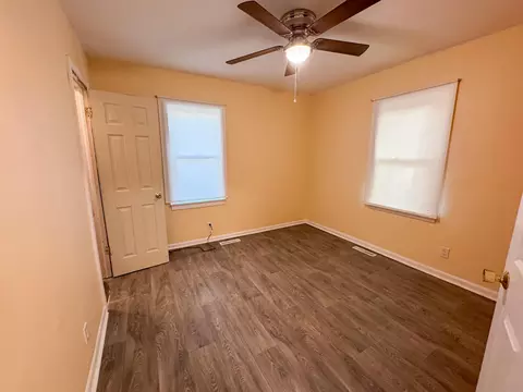 Bedroom - 2764 N Fort Ave, Springfield, MO 65803 photo 2 of 4