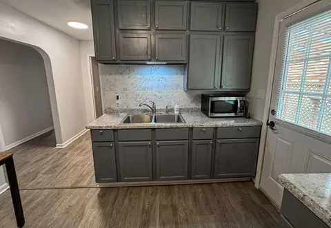 Kitchen - 2764 N Fort Ave, Springfield, MO 65803 photo 2 of 4