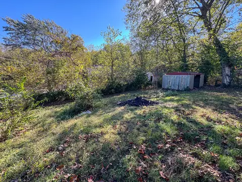 Exterior - 2764 N Fort Ave, Springfield, MO 65803 photo 5 of 9