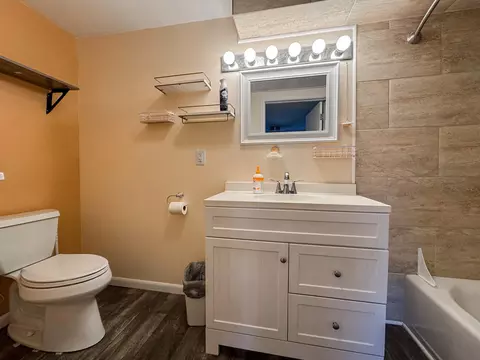 Bath - 2764 N Fort Ave, Springfield, MO 65803 photo 2 of 7