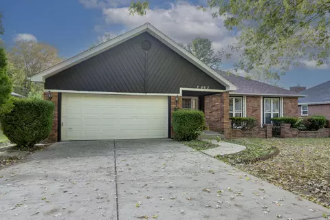 Exterior - 2062 S Butterfly Ave, Springfield, MO 65807 photo 2 of 7