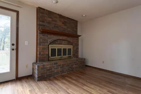 Living - 2062 S Butterfly Ave, Springfield, MO 65807 photo 2 of 2