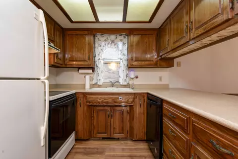 Kitchen - 2062 S Butterfly Ave, Springfield, MO 65807 photo 1 of 1