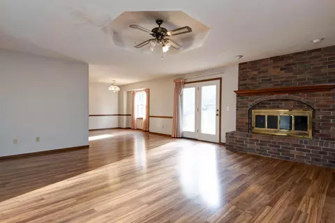 Living - 2062 S Butterfly Ave, Springfield, MO 65807 photo 1 of 2