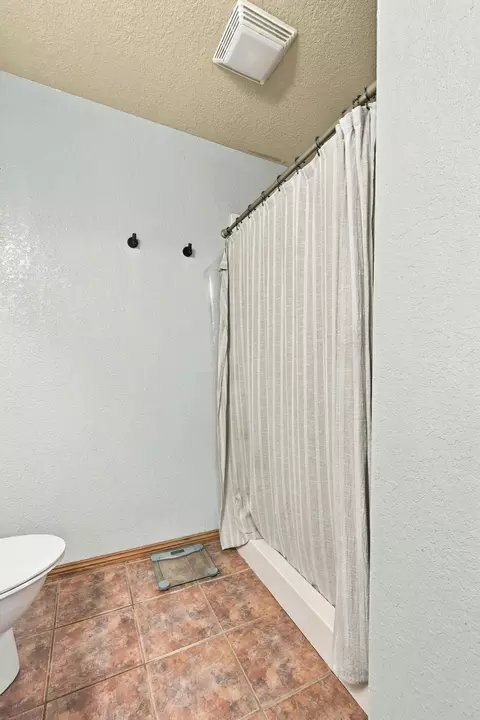 Bath - 721 Sean Ct, Oronogo, MO 64855 photo 6 of 6
