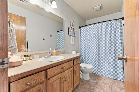 Bath - 721 Sean Ct, Oronogo, MO 64855 photo 1 of 6