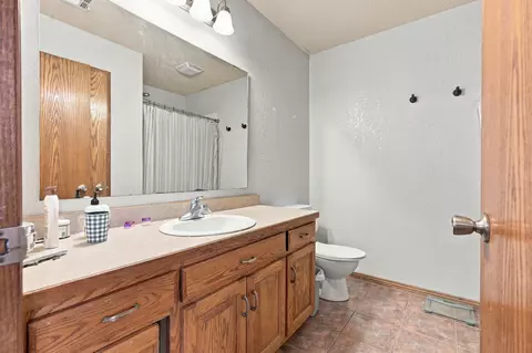 Bath - 721 Sean Ct, Oronogo, MO 64855 photo 4 of 6