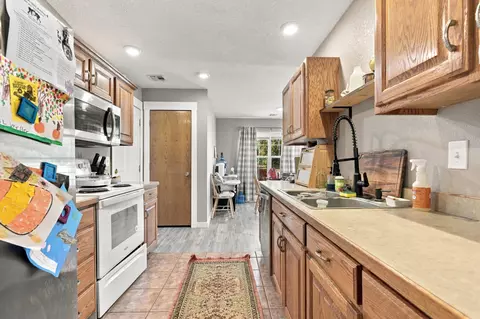 Kitchen - 721 Sean Ct, Oronogo, MO 64855 photo 3 of 4